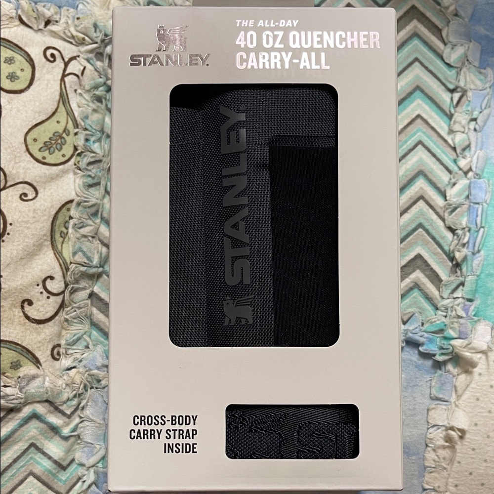 Stanley 40 oz Quencher Carry-All in Black